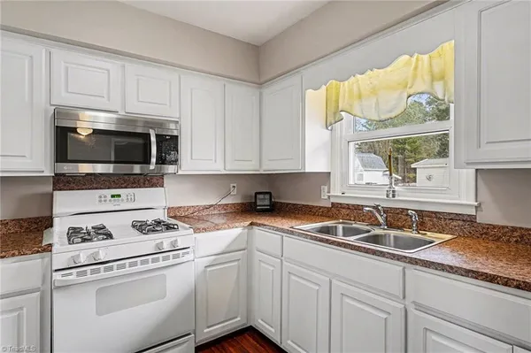 $289,000 | 106 Hall Street, Graham, NC 27253