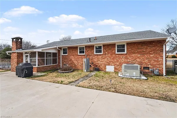 $289,000 | 106 Hall Street, Graham, NC 27253
