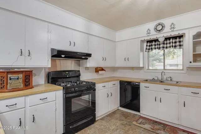 $130,000 | 314 Demoncherveaux Ville, Ville Platte, LA 70586