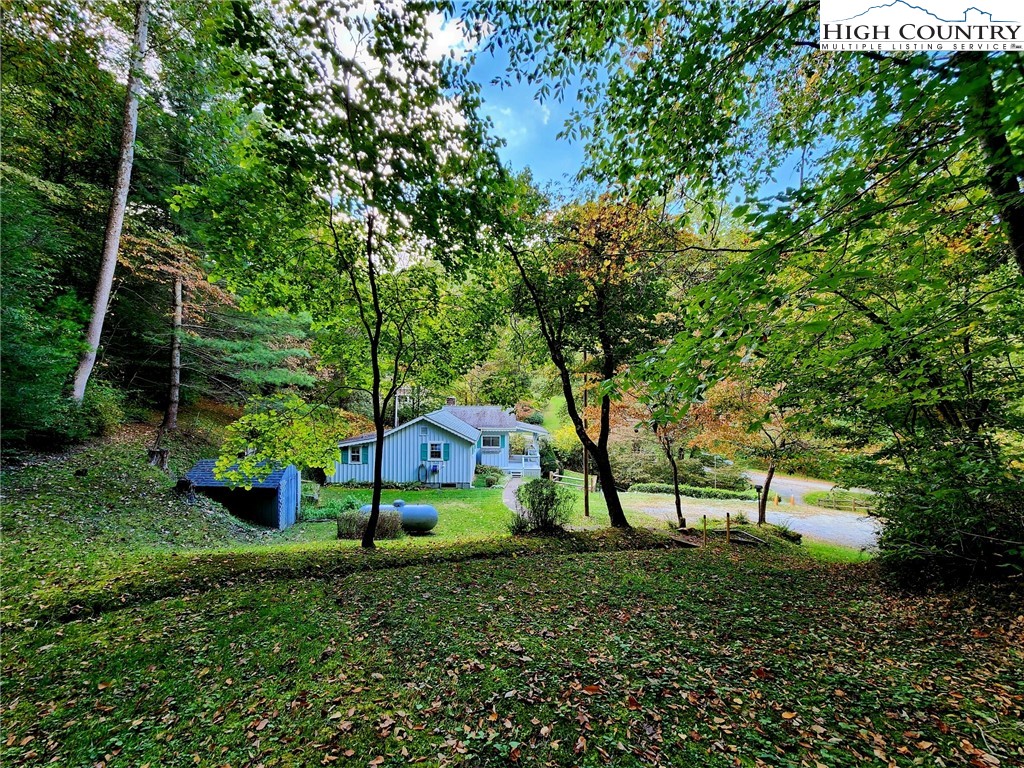 227 Bryant Combs Road Sugar Grove, NC 28679 - Photo 8 of 44 Gallery Image 8