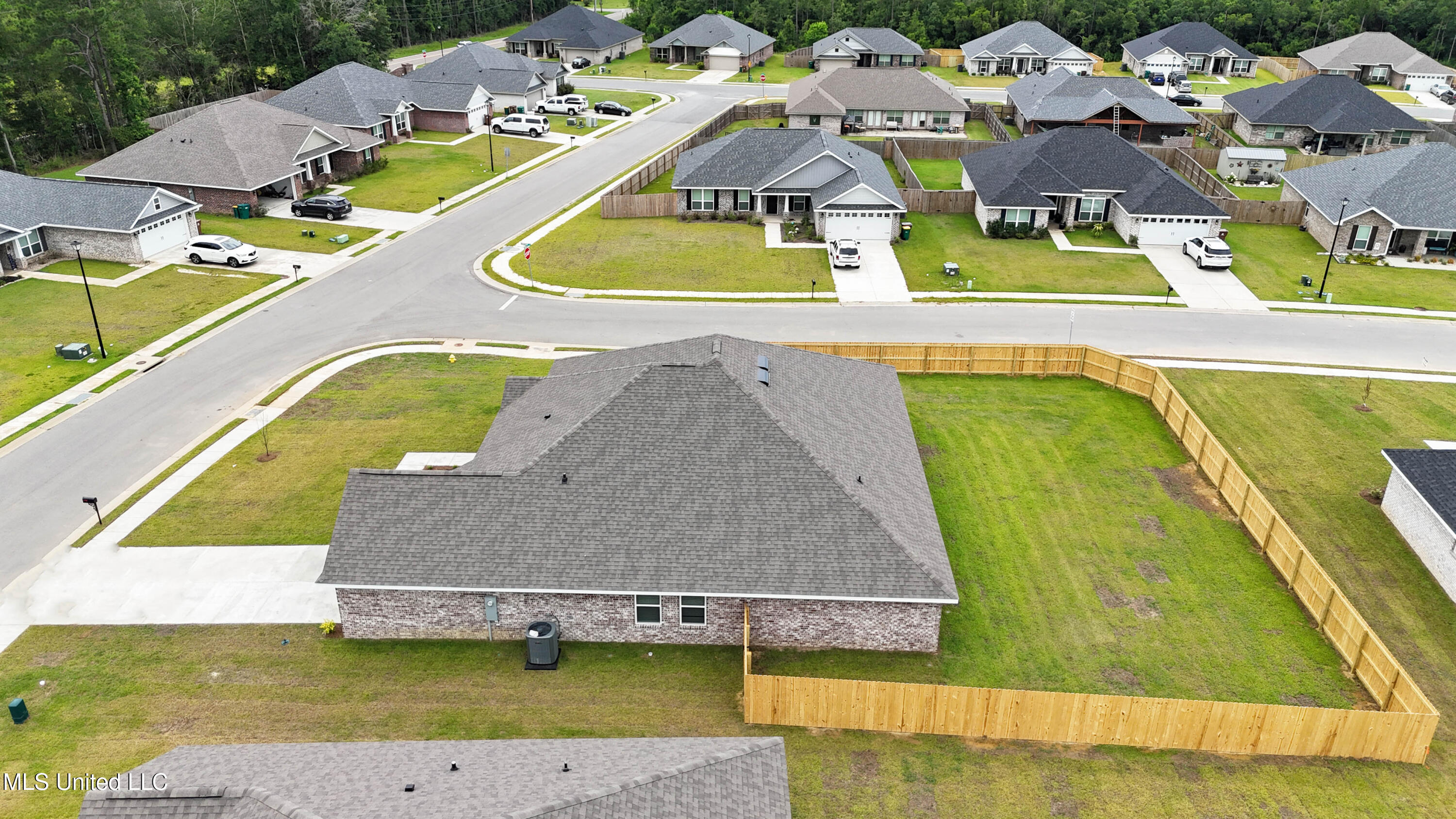 13913 Ruby Lane Biloxi, MS 39532 - Photo 11 of 33 036