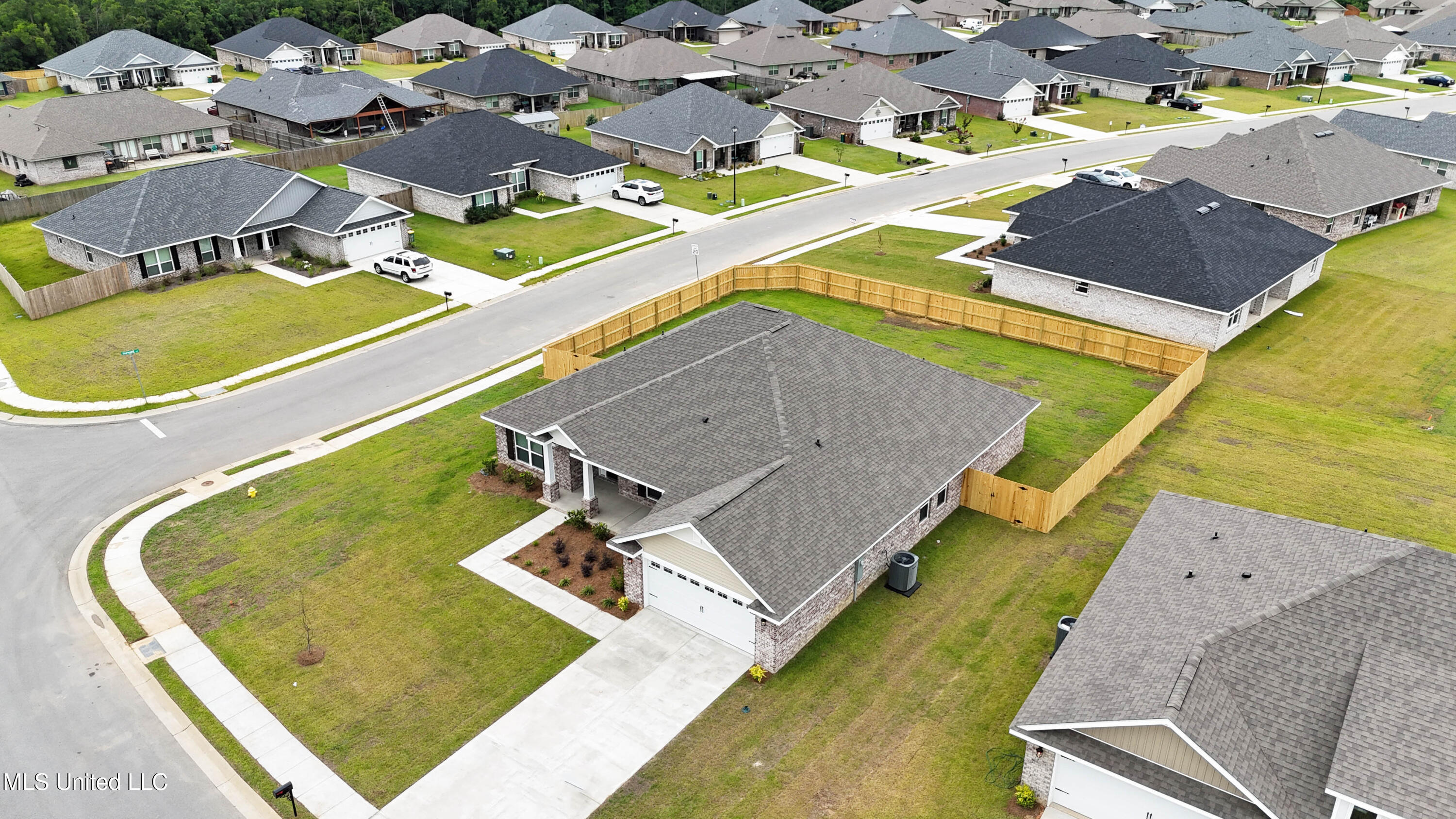 13913 Ruby Lane Biloxi, MS 39532 - Photo 12 of 33 037