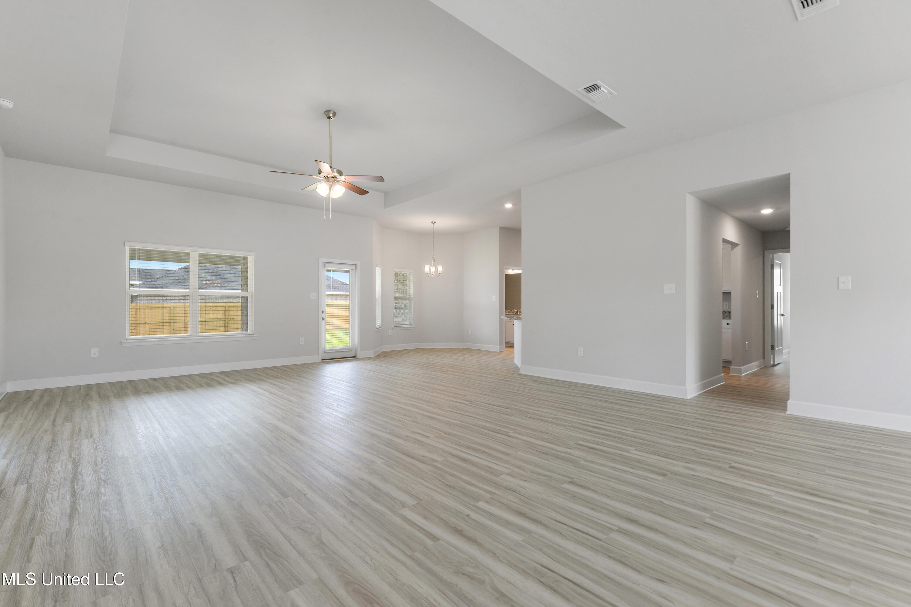 13913 Ruby Lane Biloxi, MS 39532 - Photo 16 of 33 006