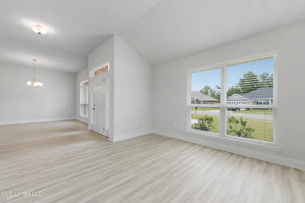 $2,500 | 13913 Ruby Lane, Biloxi, MS 39532