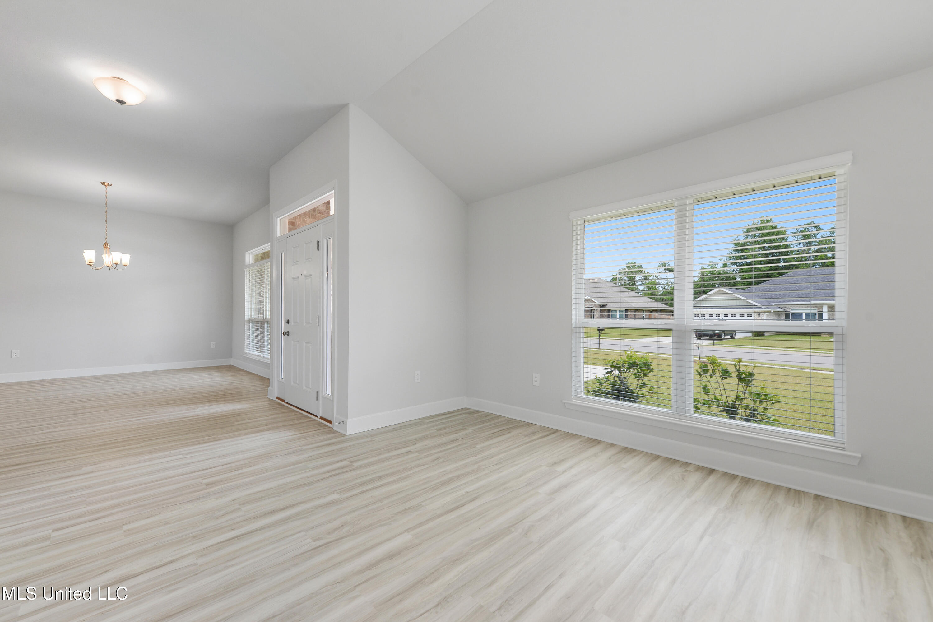 13913 Ruby Lane Biloxi, MS 39532 - Photo 18 of 33 008 (1)