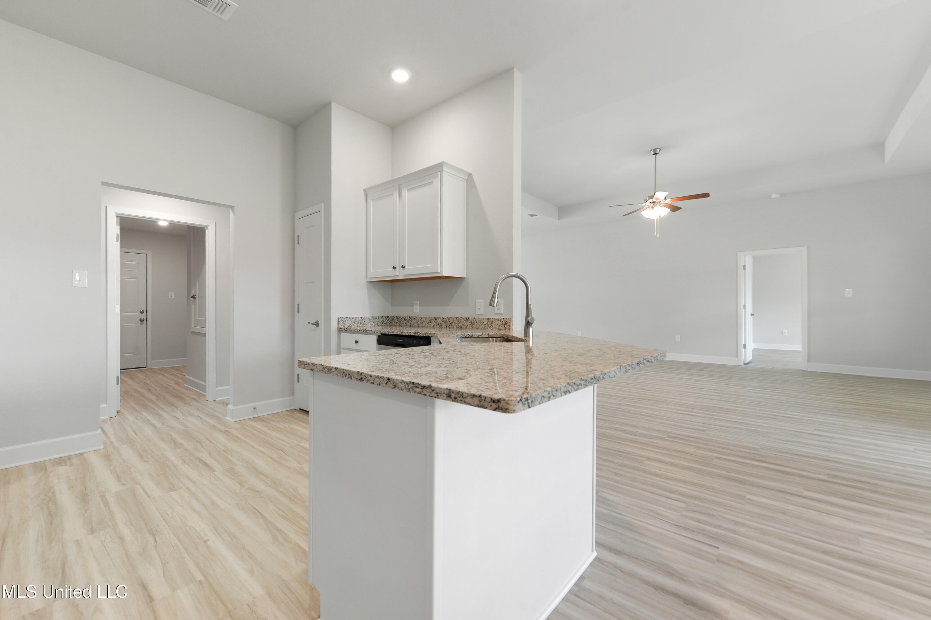 13913 Ruby Lane Biloxi, MS 39532 - Photo 20 of 33 010