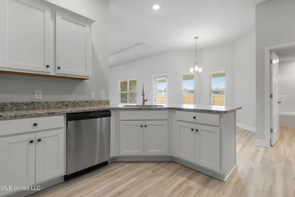 $2,500 | 13913 Ruby Lane, Biloxi, MS 39532