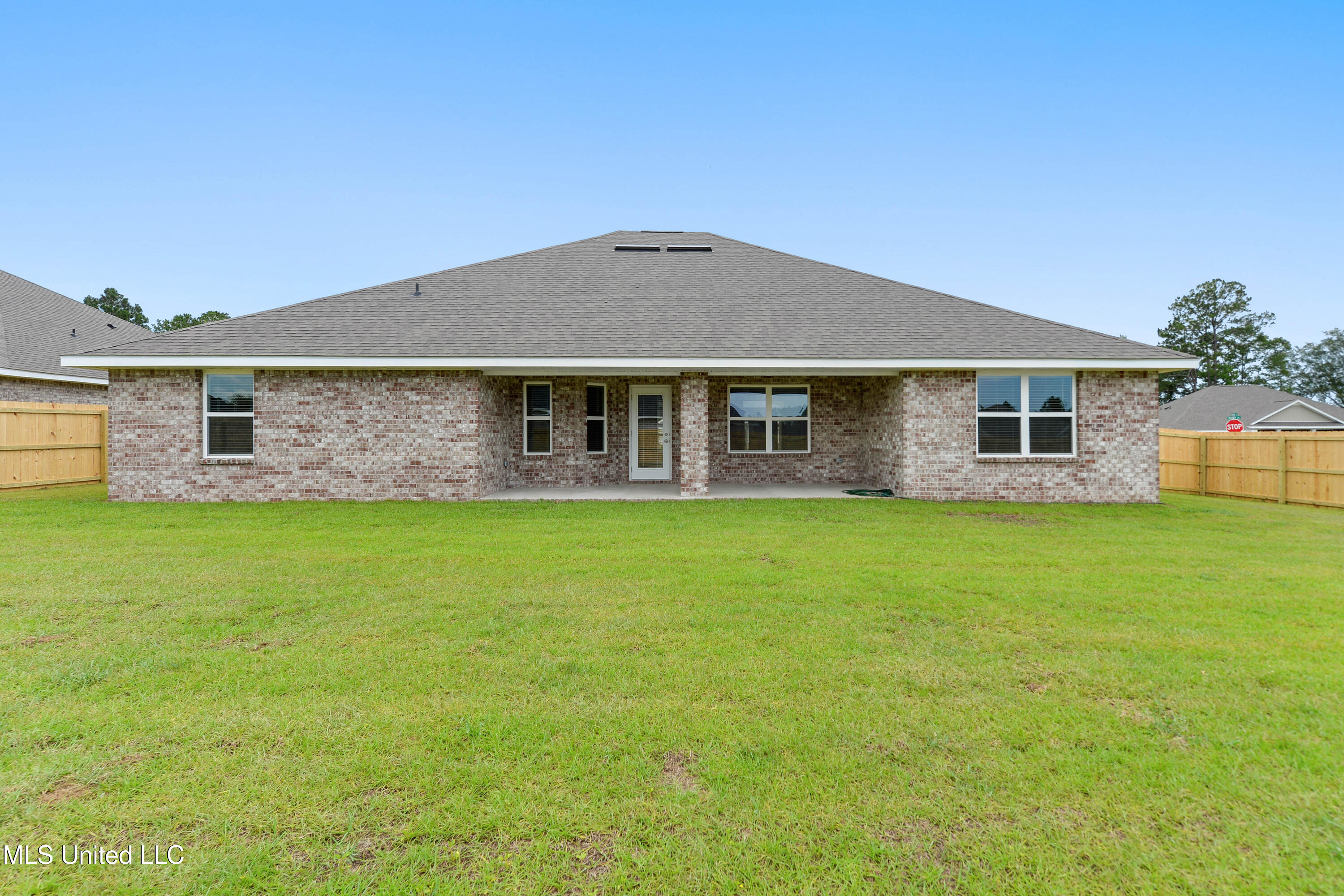 13913 Ruby Lane Biloxi, MS 39532 - Photo 3 of 33 BackYard