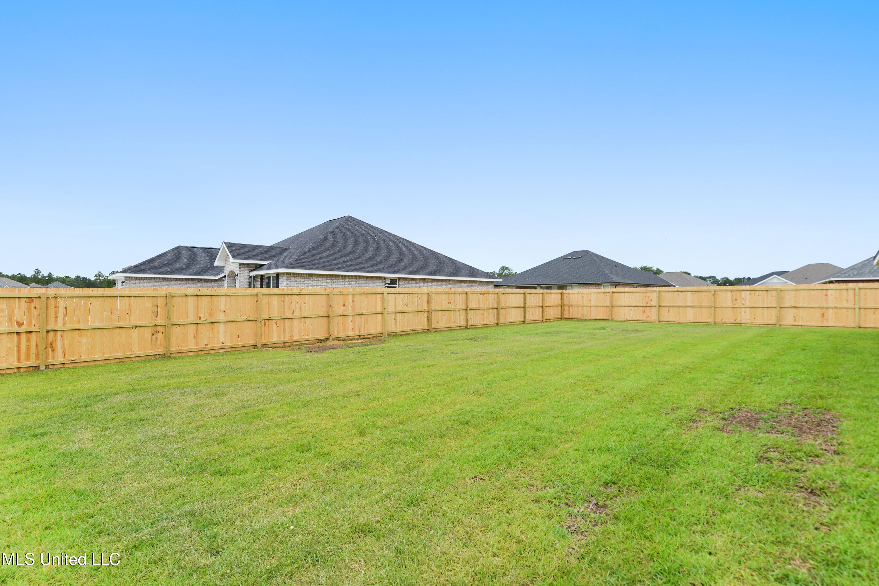 13913 Ruby Lane Biloxi, MS 39532 - Photo 4 of 33 Backyard_Fences