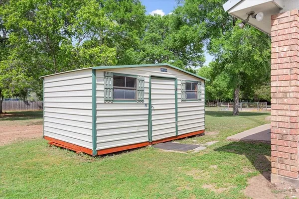 $479,900 | 118 Deer Trail, Bruceville, TX 76630