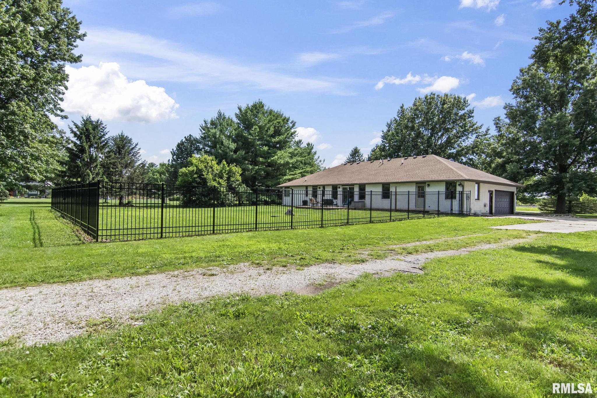 5640 Iron Bridge Road Chatham, IL 62629 - Photo 4 of 54
