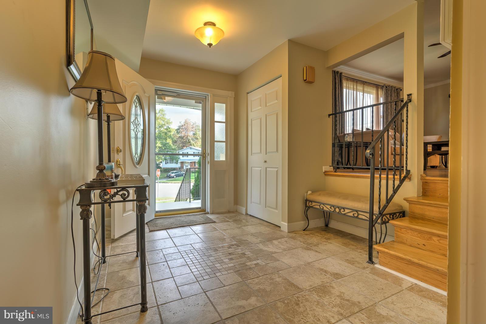 4500 Kinmount Road Lanham, MD 20706 - Photo 3 of 24 Foyer
