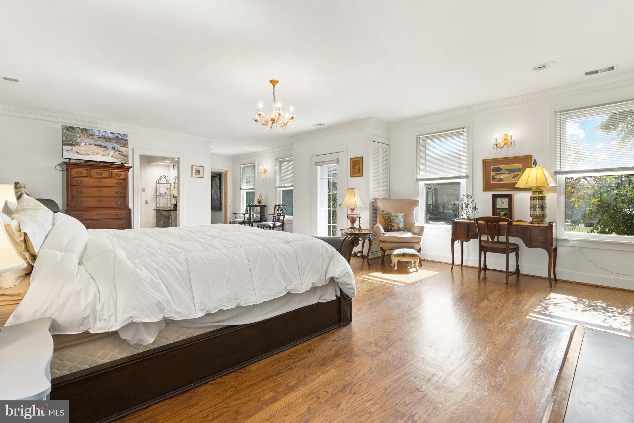 283 Rugby Cove Arnold, MD 21012 - Photo 16 of 28 Spacious main level owner's suite