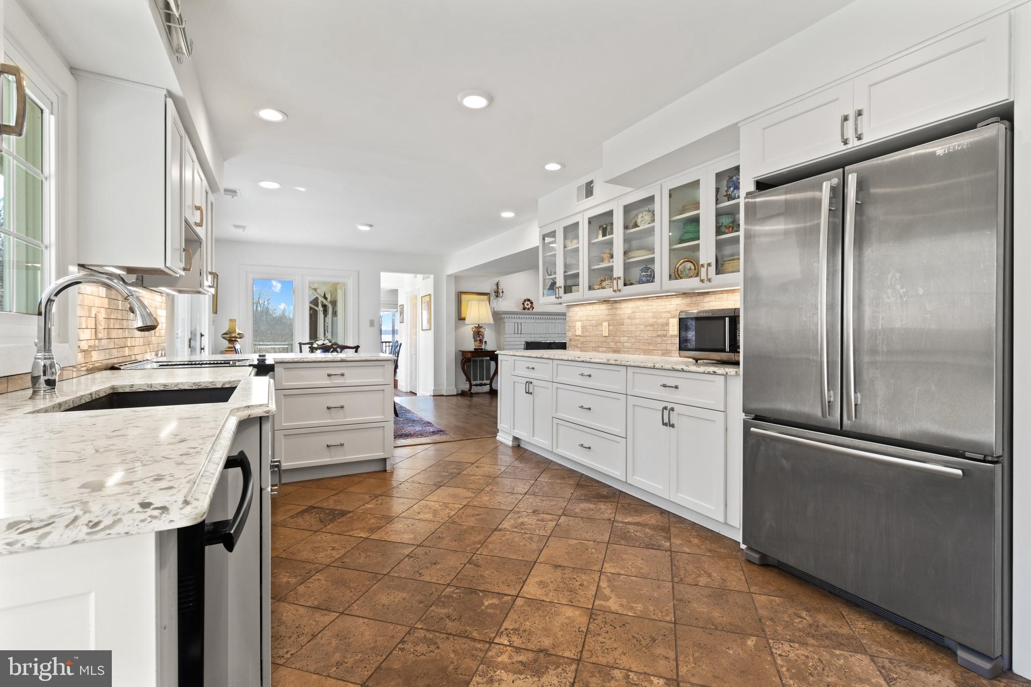 283 Rugby Cove Arnold, MD 21012 - Photo 7 of 28 Recently remodeled kitchen