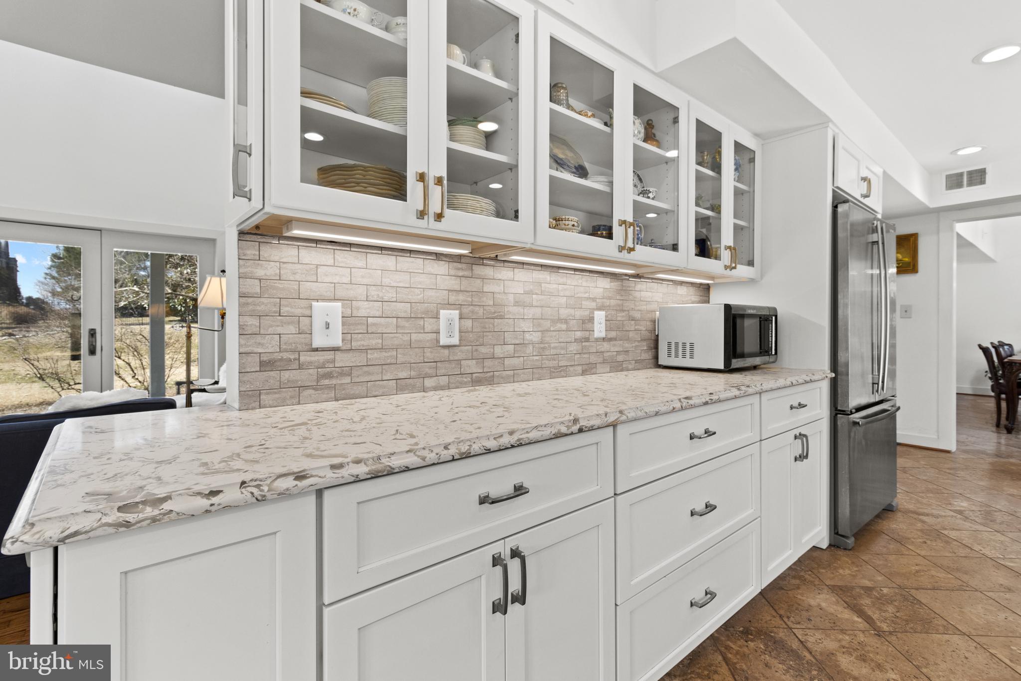 283 Rugby Cove Arnold, MD 21012 - Photo 8 of 28 Granite counters & solid wood cabinets