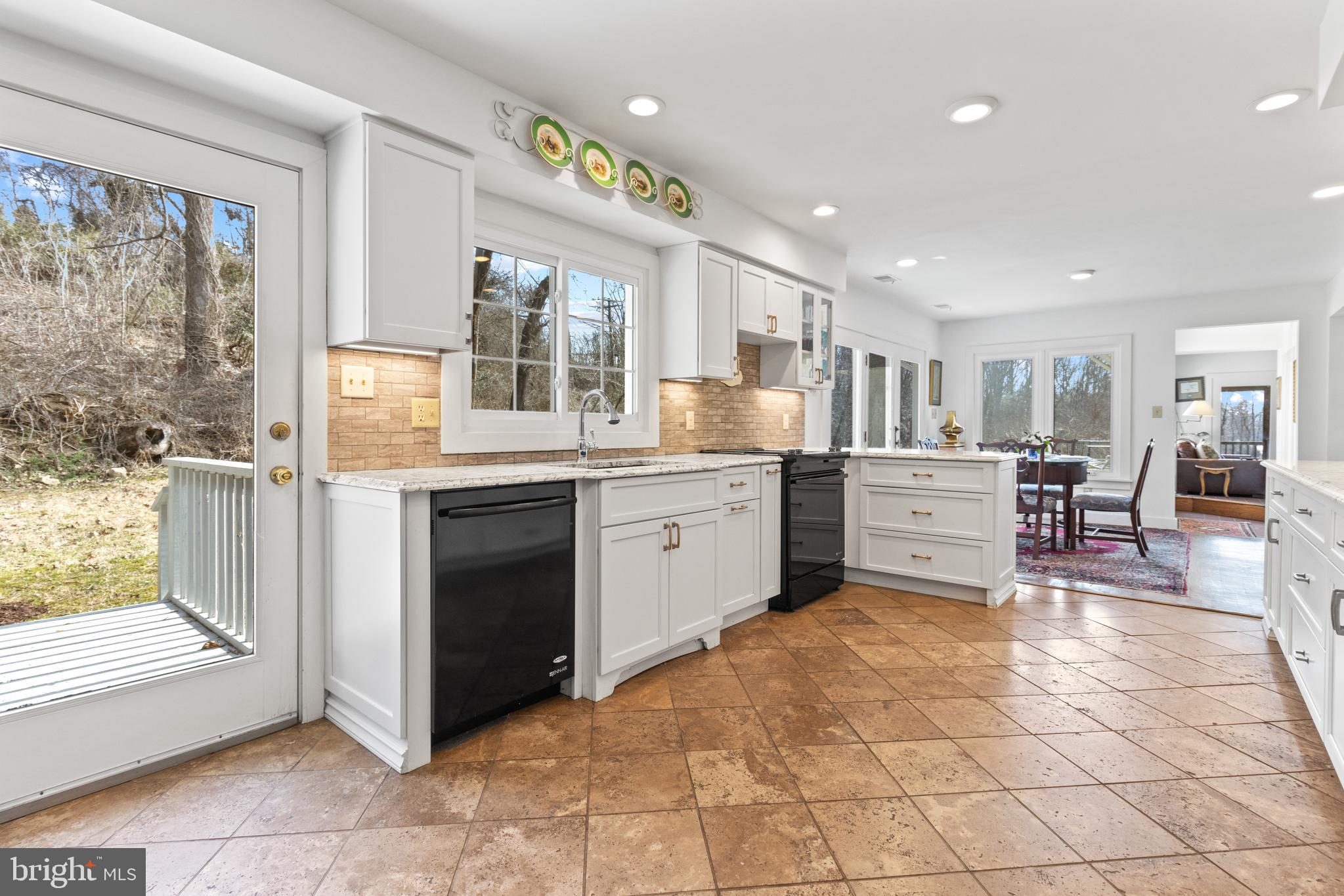 283 Rugby Cove Arnold, MD 21012 - Photo 10 of 28 Tile floors & direct access to the rear yard