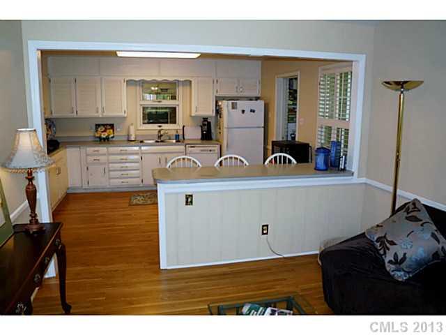 4808 Walker Road, Unit 28 Charlotte, NC 28211 - Photo 6 of 15 Gallery Image 6