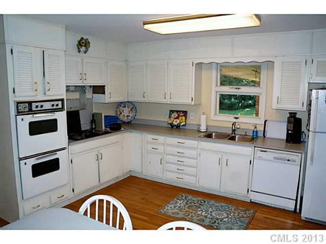 4808 Walker Road, Unit 28 Charlotte, NC 28211 - Photo 7 of 15 Gallery Image 7