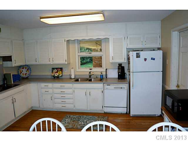 4808 Walker Road, Unit 28 Charlotte, NC 28211 - Photo 8 of 15 Gallery Image 8