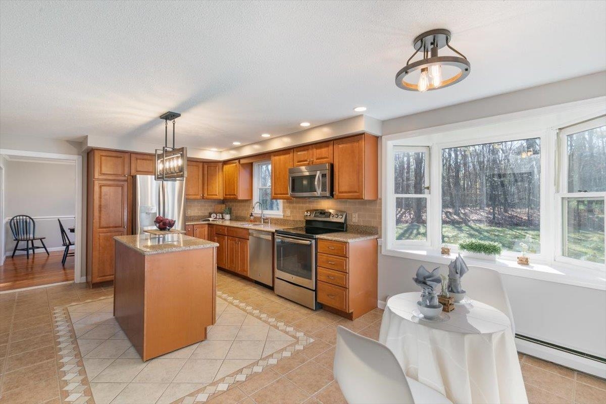 5 Amberwood Drive Atkinson, NH 03811 - Photo 12 of 47