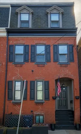 $3,000 | 27 Swallow Street, Unit 3, Boston, MA 02127
