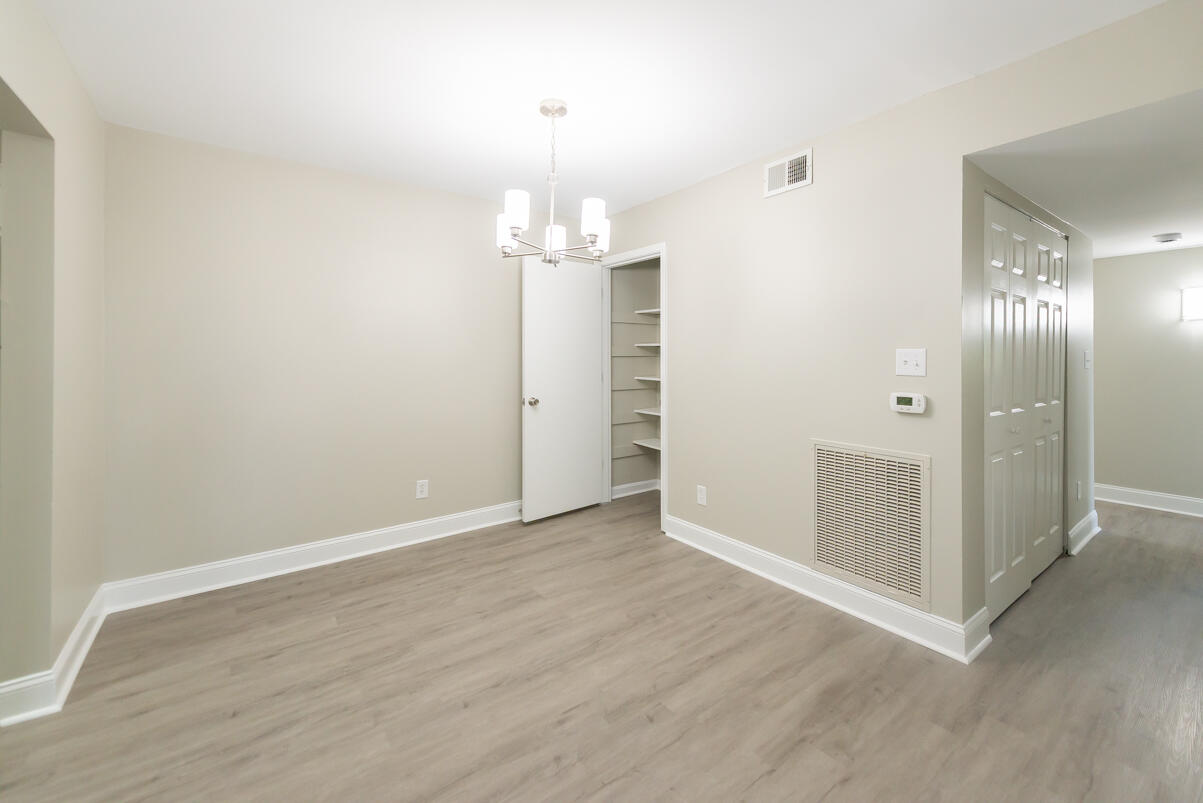 1036 Armstrong Mill Road, Unit D Lexington, KY 40517 - Photo 5 of 30 1036Brooker-3