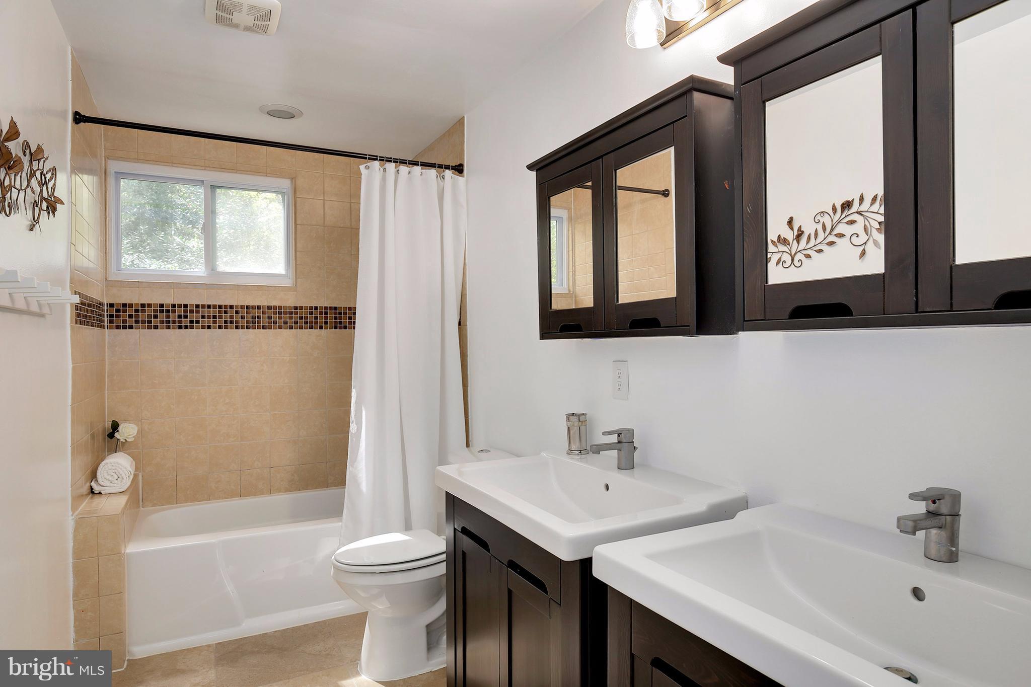 7315 Stafford Road Alexandria, VA 22307 - Photo 22 of 30 Bath