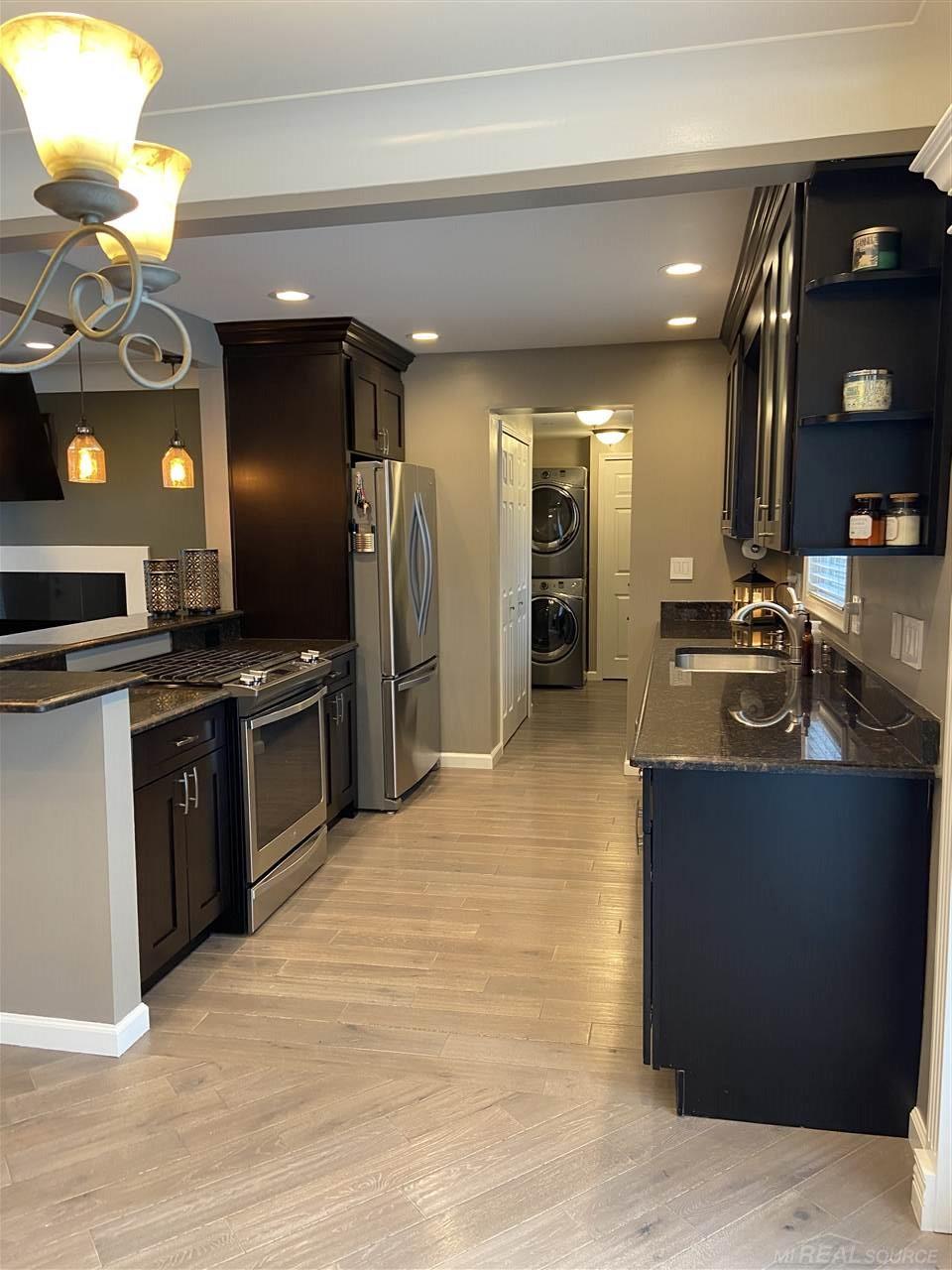 37510 Utica Road Sterling Heights, MI 48312 - Photo 4 of 13 Kitchen