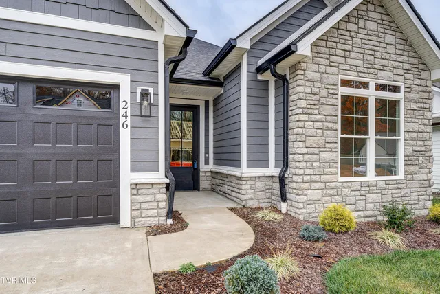 $624,900 | 246 Winston Place, Johnson City, TN 37615