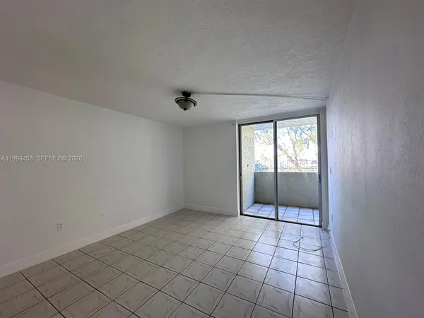 $2,400 | 10000 Northwest 80th Court, Unit 2521, Hialeah Gardens, FL 33016