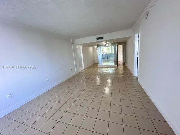 $2,400 | 10000 Northwest 80th Court, Unit 2521, Hialeah Gardens, FL 33016