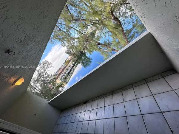 $2,400 | 10000 Northwest 80th Court, Unit 2521, Hialeah Gardens, FL 33016