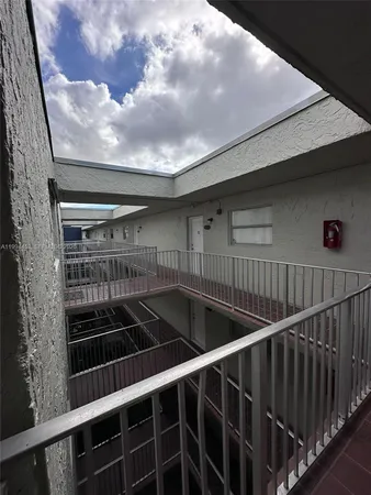 $2,400 | 10000 Northwest 80th Court, Unit 2521, Hialeah Gardens, FL 33016