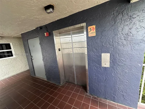 $2,400 | 10000 Northwest 80th Court, Unit 2521, Hialeah Gardens, FL 33016