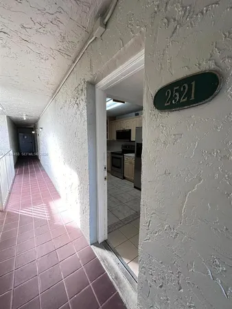 $2,400 | 10000 Northwest 80th Court, Unit 2521, Hialeah Gardens, FL 33016