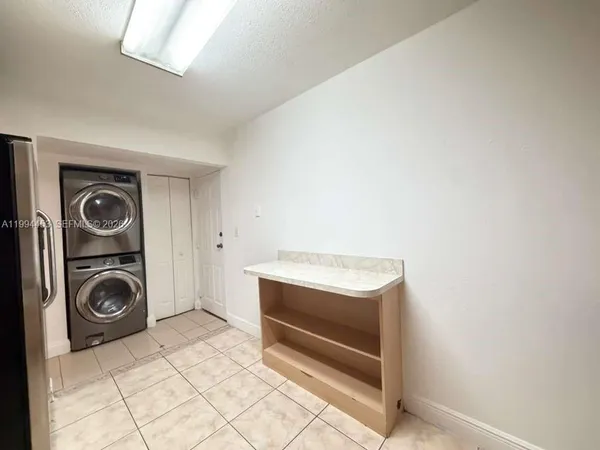$2,400 | 10000 Northwest 80th Court, Unit 2521, Hialeah Gardens, FL 33016