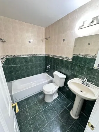 $2,400 | 10000 Northwest 80th Court, Unit 2521, Hialeah Gardens, FL 33016