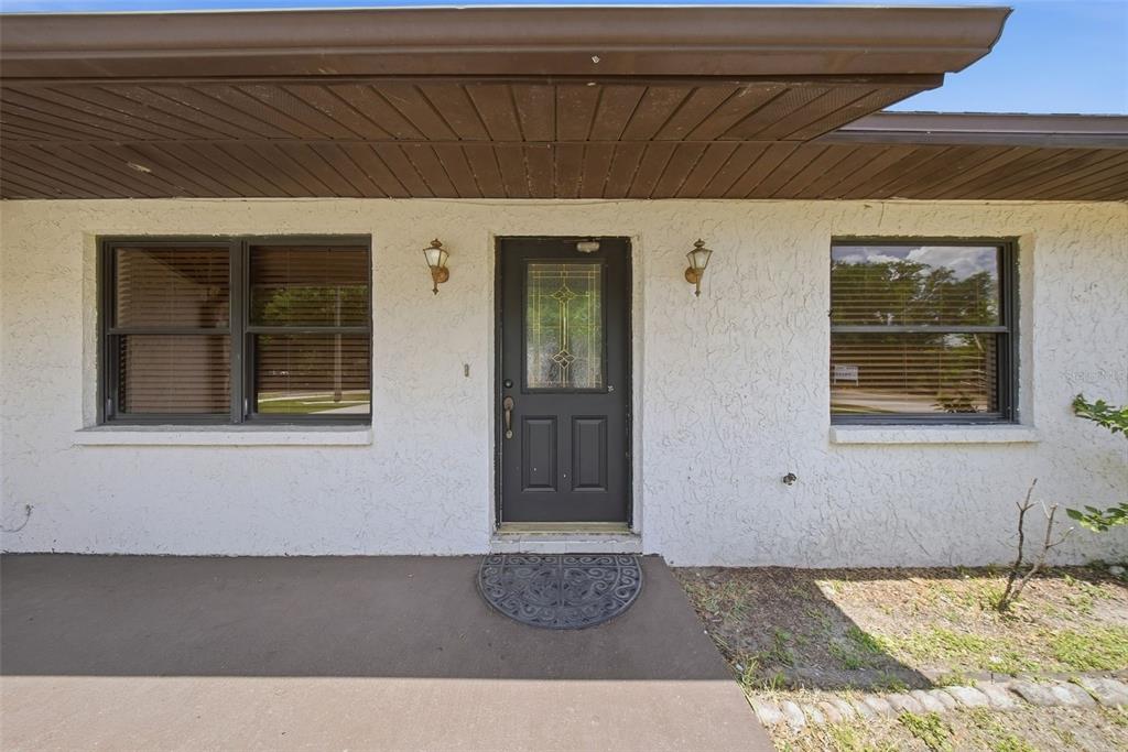 5020 Pine Street Seffner, FL 33584 - Photo 5 of 42