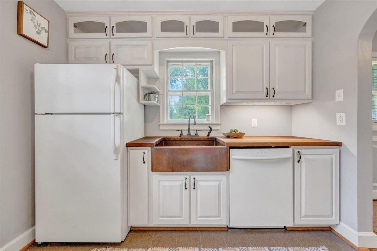 2326 Carlton Road Southwest Roanoke, VA 24015 - Photo 13 of 44 13-MIB04170