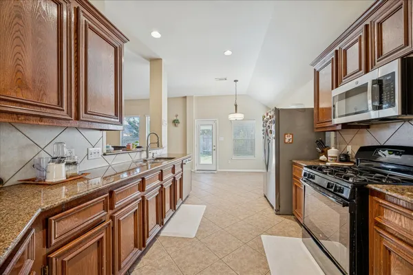 $2,700 | 5019 Peabody Hill Lane, Katy, TX 77494