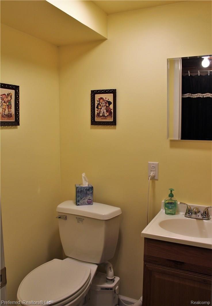 43302 Barchester Road Canton, MI 48187 - Photo 26 of 29 IMG_0885.JPG