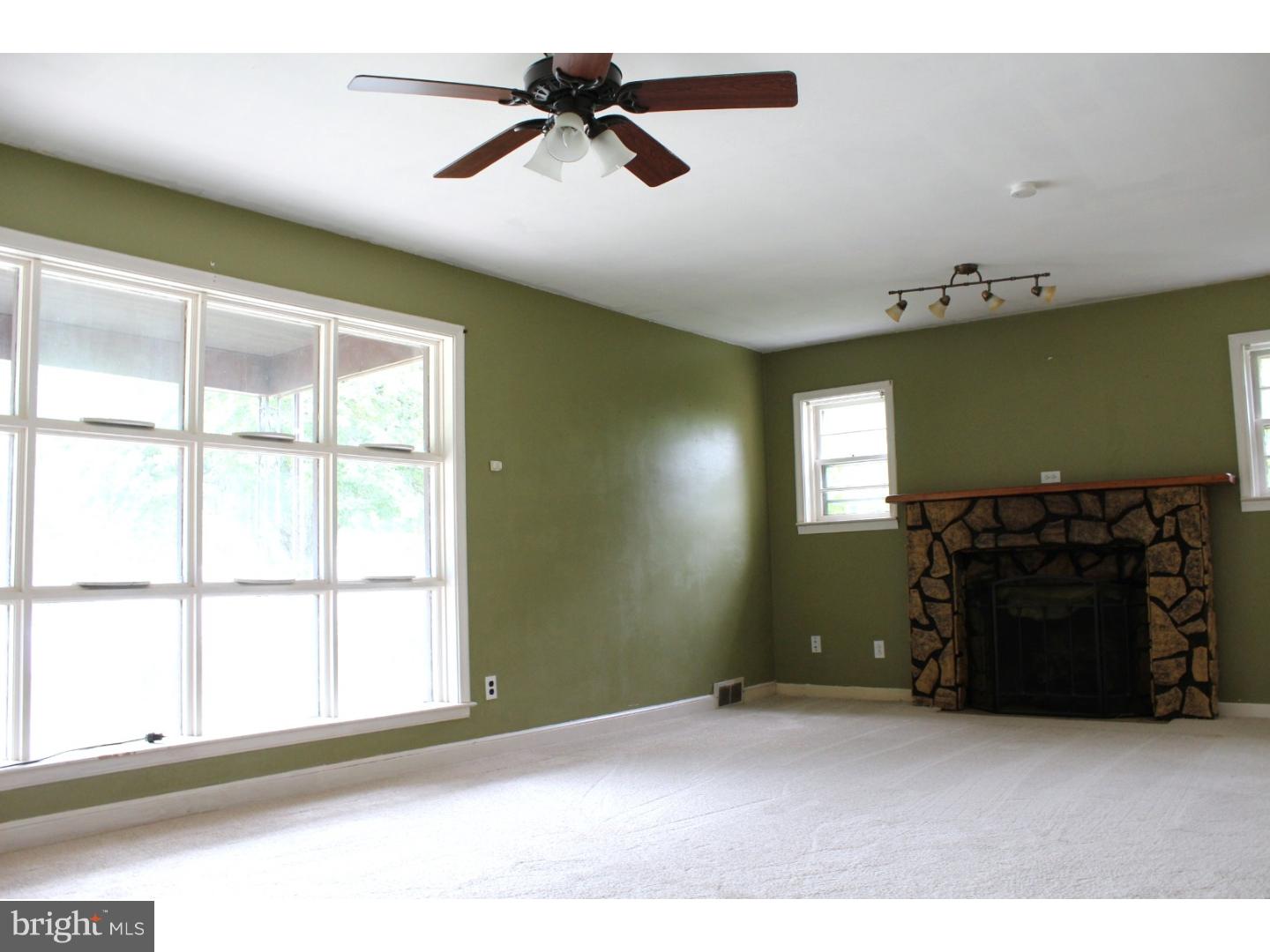 613 Butter Lane Reading, PA 19606 - Photo 3 of 13 Gallery Image 3