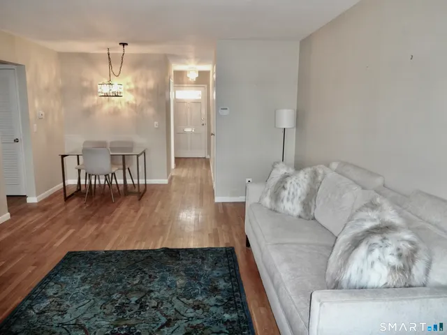 $2,800 | 245 Unquowa Road, Unit 57, Fairfield, CT 06824