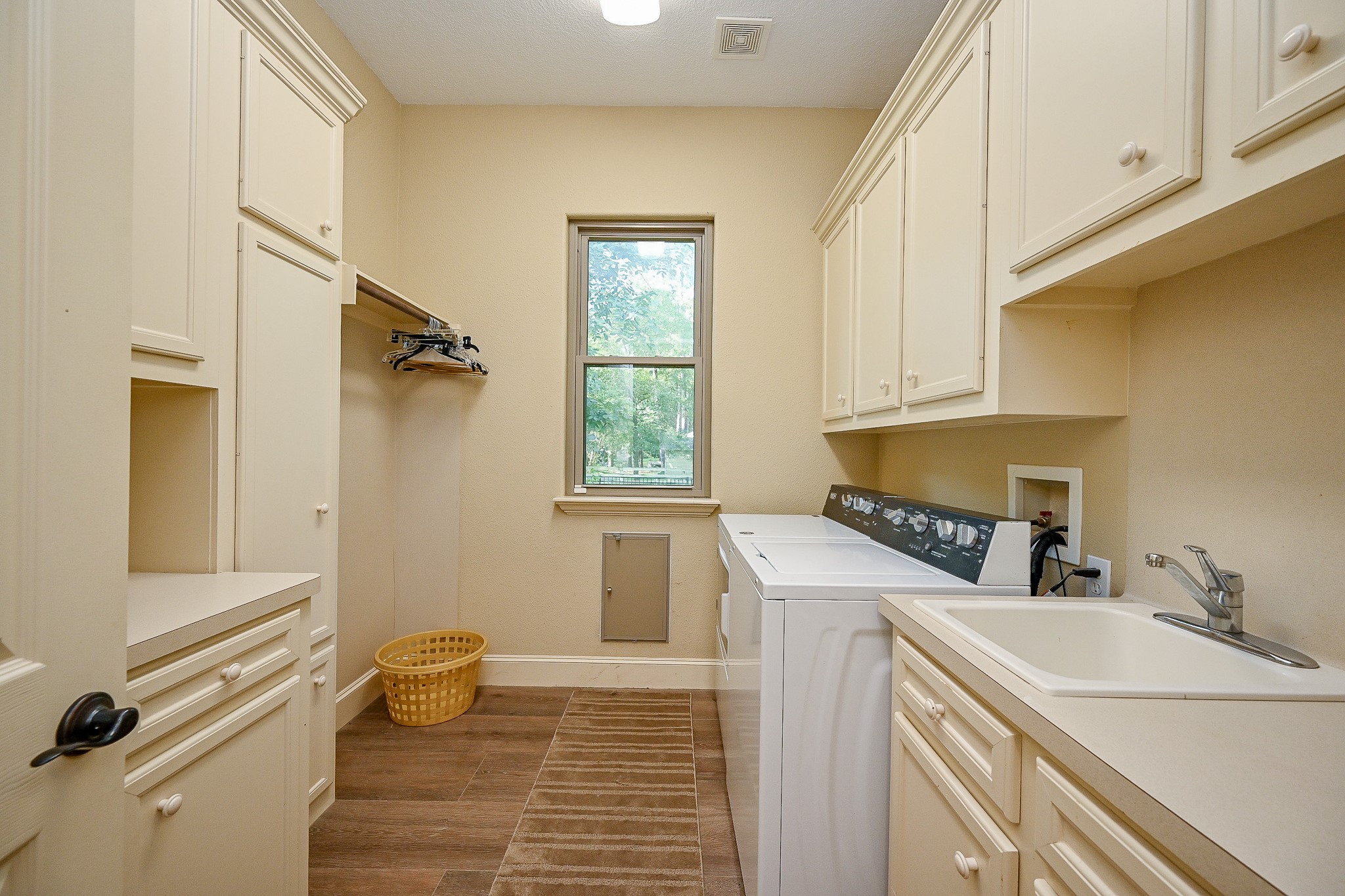23914 Clouds Rest Magnolia, TX 77355 - Photo 38 of 50 a bathroom with a sink a toilet and a bathtub