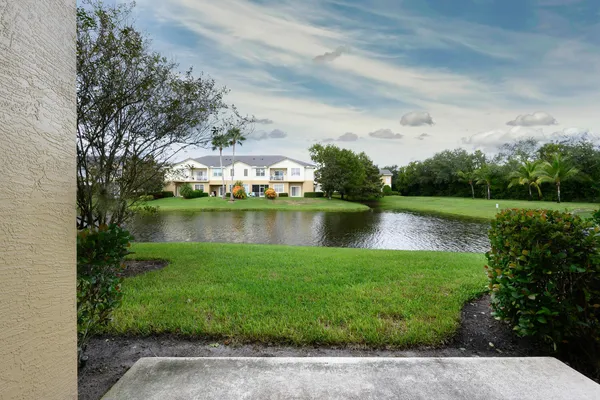 $259,000 | 1561 Southeast Hampshire Way, Unit 104, Stuart, FL 34994