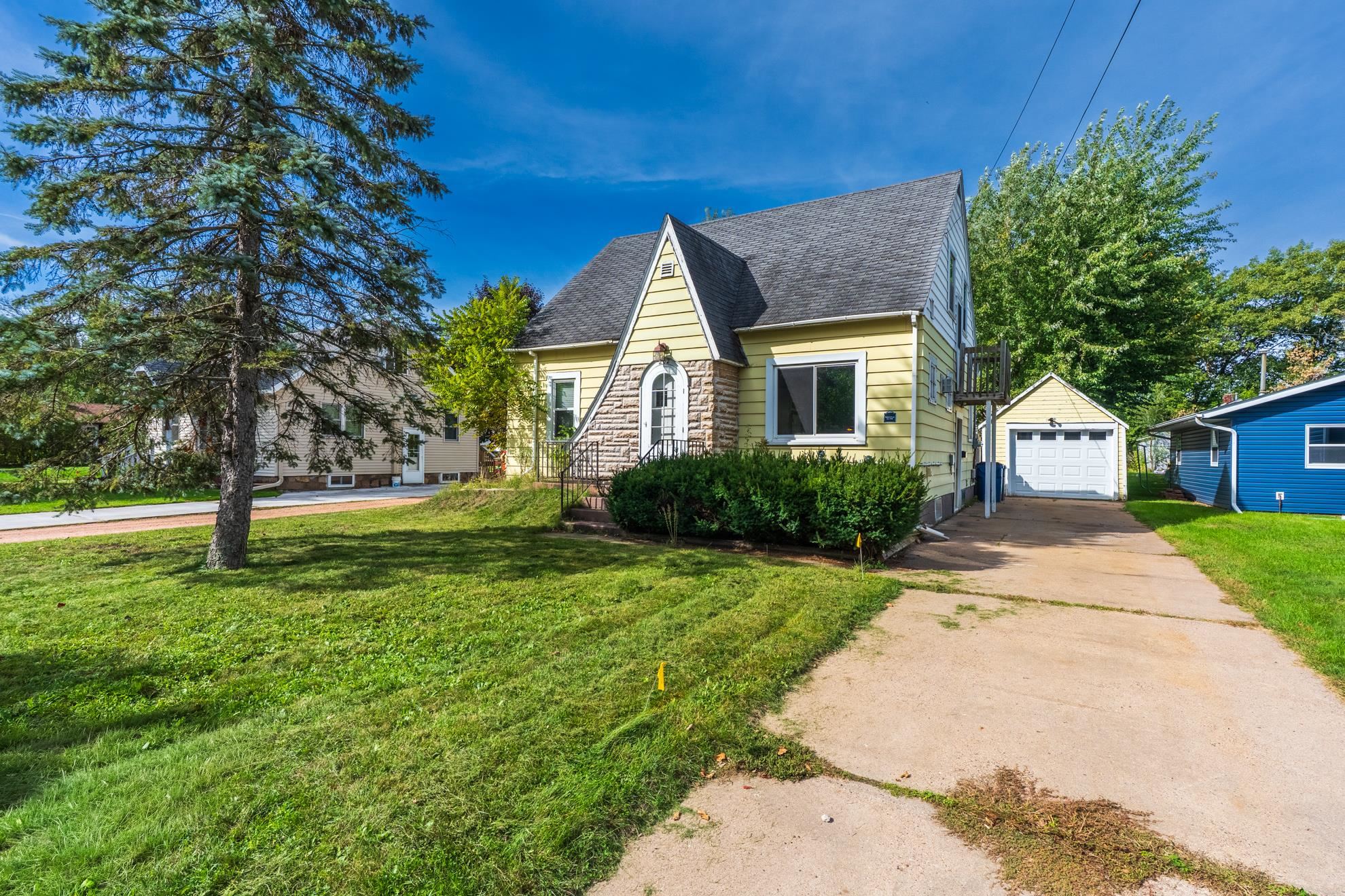 202 Frances Street Rothschild, WI 54474 - Photo 2 of 37 Gallery Image 2