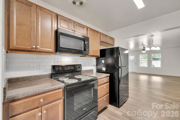 $250,000 | 372 East Mills Avenue, Mooresville, NC 28115