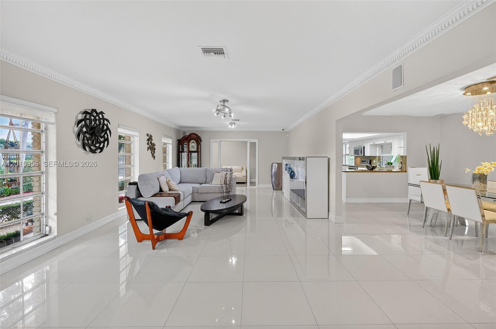 9261 Southwest 88th Street Miami, FL 33173 - Photo 9 of 55