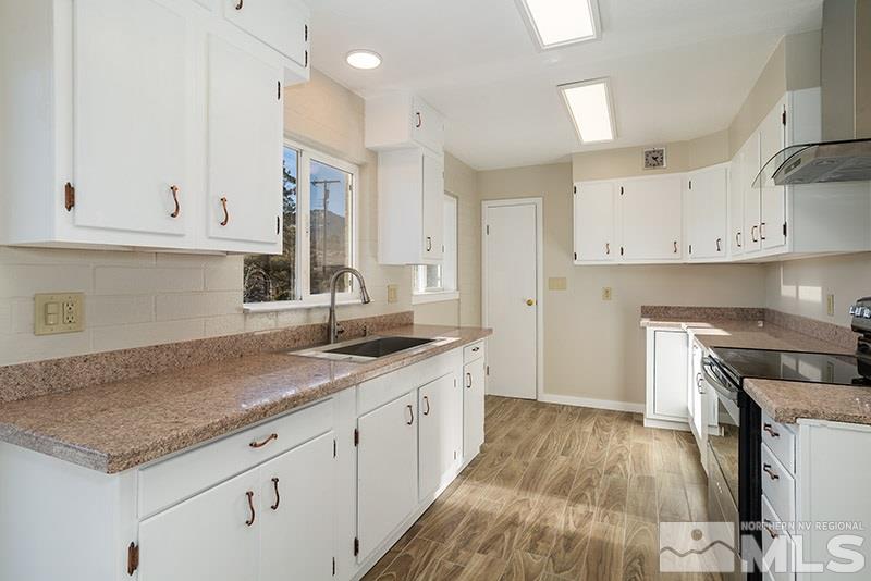 5875 Melarkey Way Reno, NV 89511 - Photo 7 of 17 Photo 7