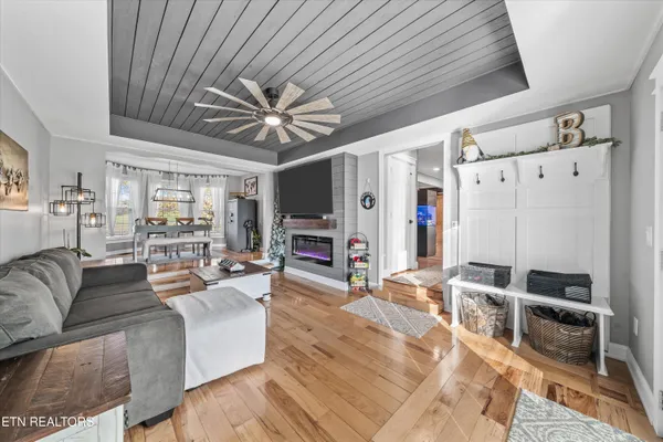 $750,000 | 2940 Beecarter Road, Dandridge, TN 37725